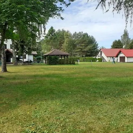 Vakantiehuis Large With Private Garden Lubiatowo (Pomerania)